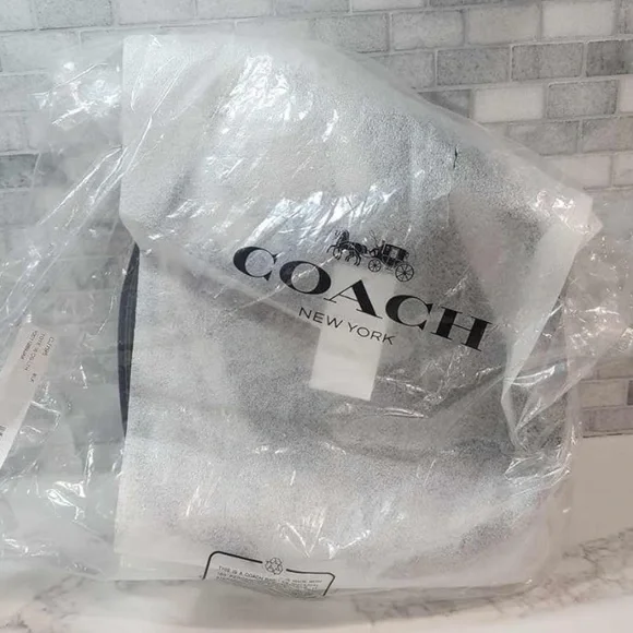 NEW! COACH Unisex Tote 16 In Crossgrain Leather Shoulder Bag Crossbody Black - Picture 8 of 16